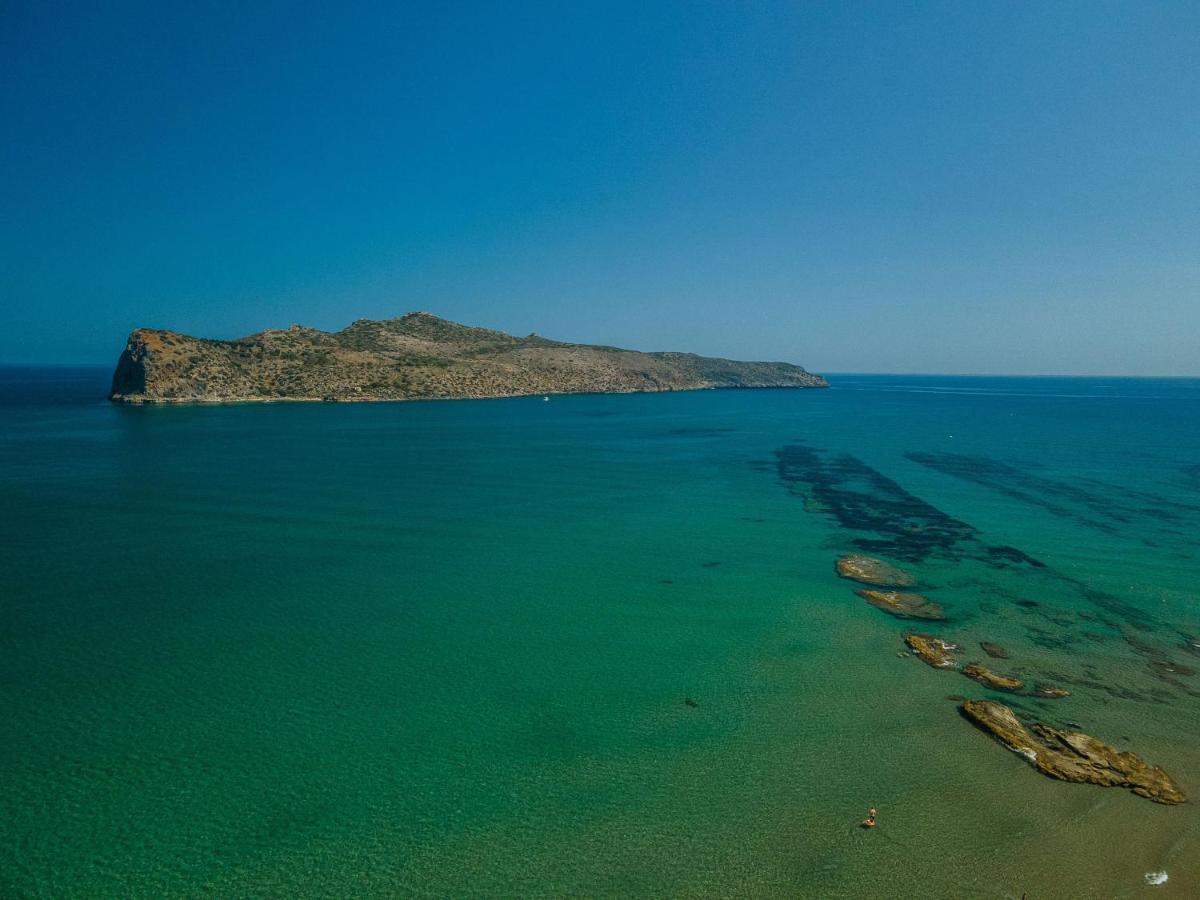 Manos Beachside Apartments Agia Marina Exterior foto
